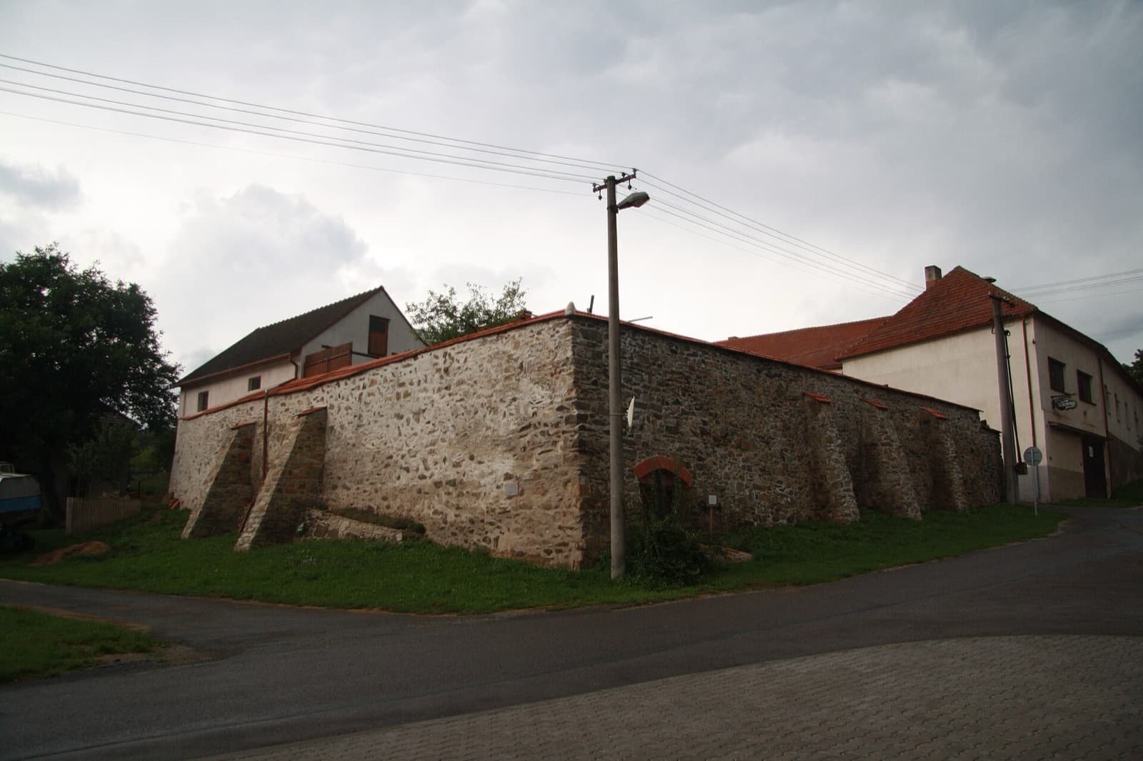 Tvrz Jasenice