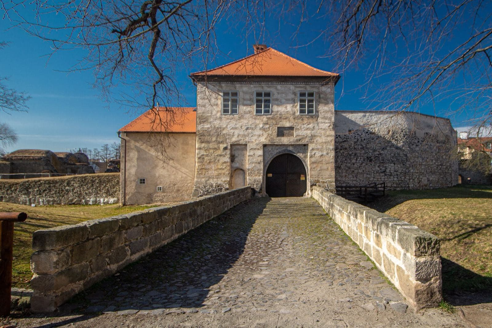 Vodní hrad Lipý