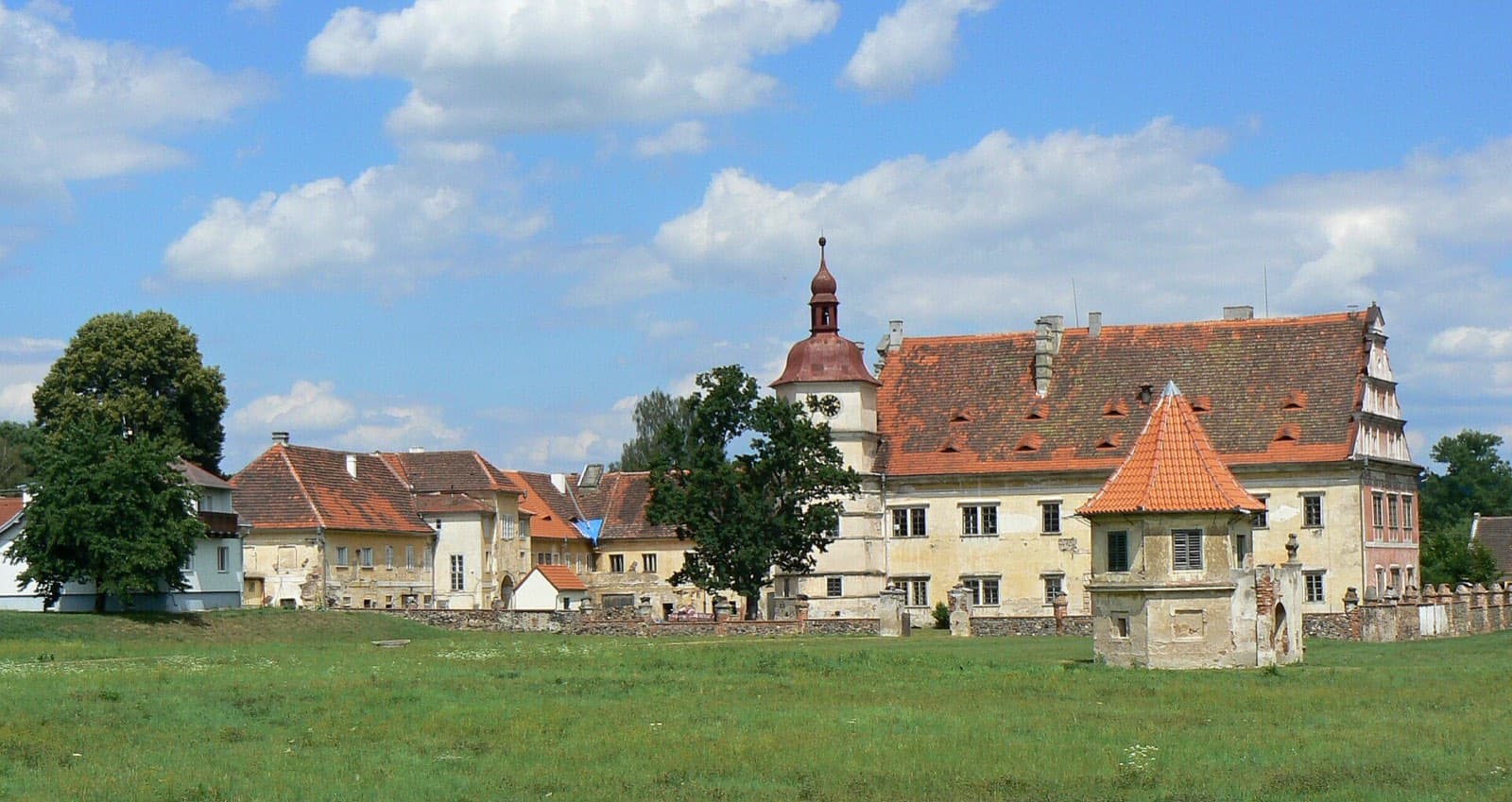 Zámek Červené Poříčí