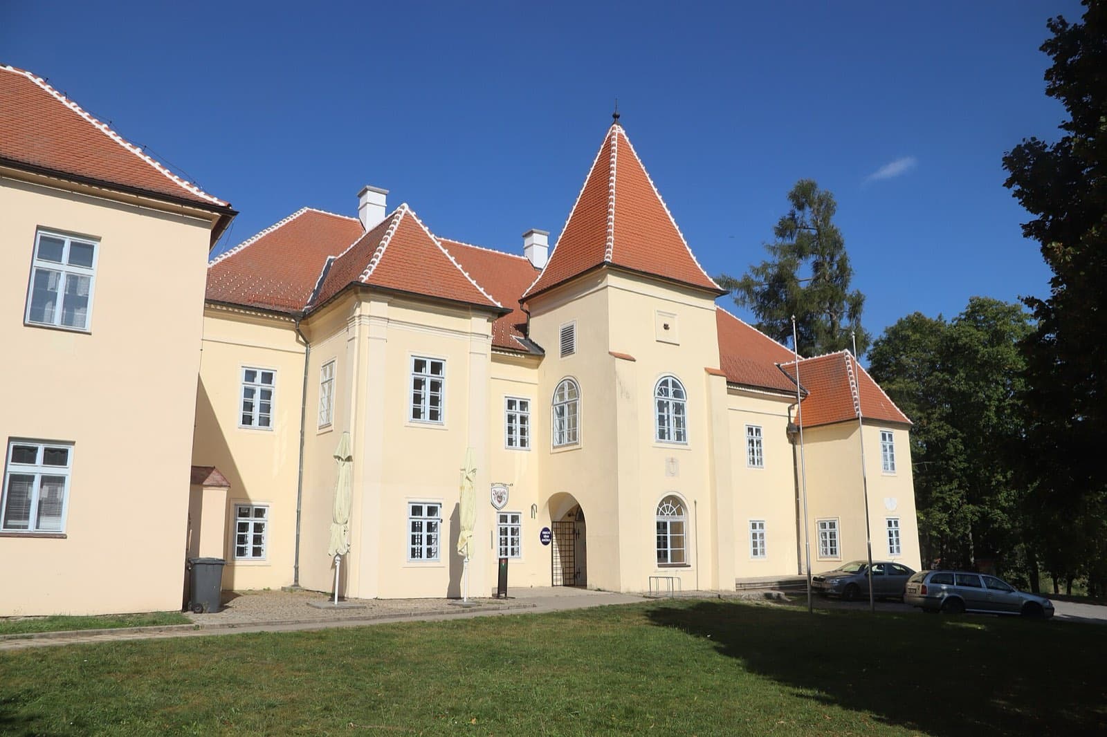 Zámek Kněžice