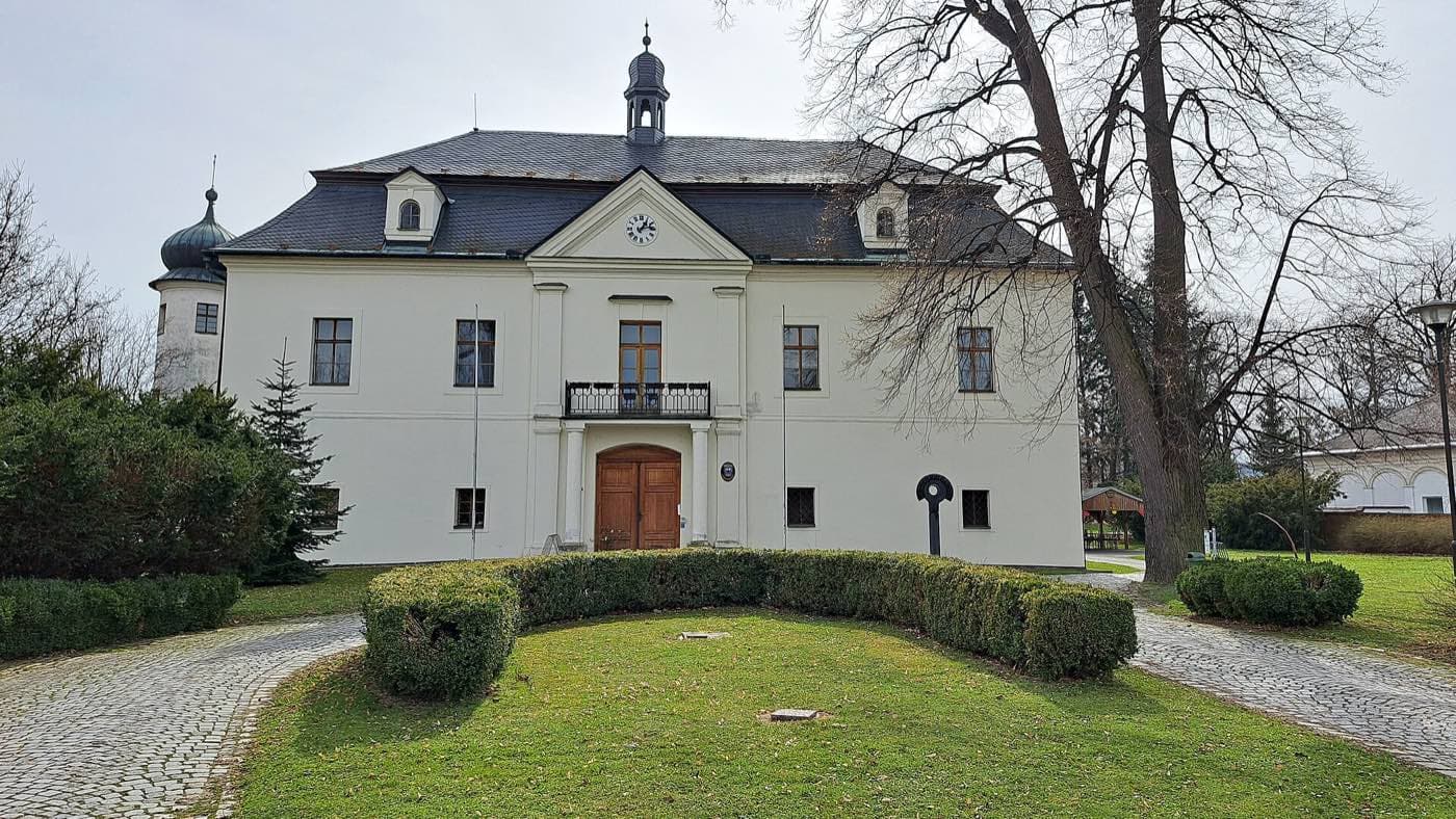 Zámek Litultovice