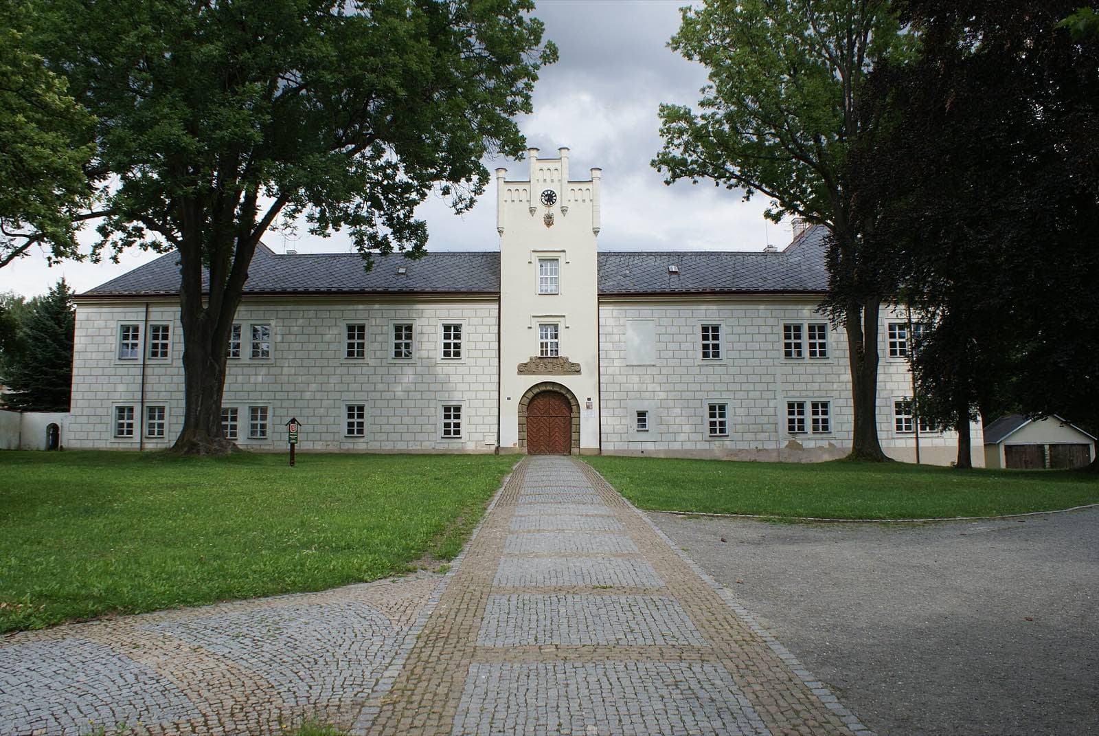 Zámek Spálené Poříčí