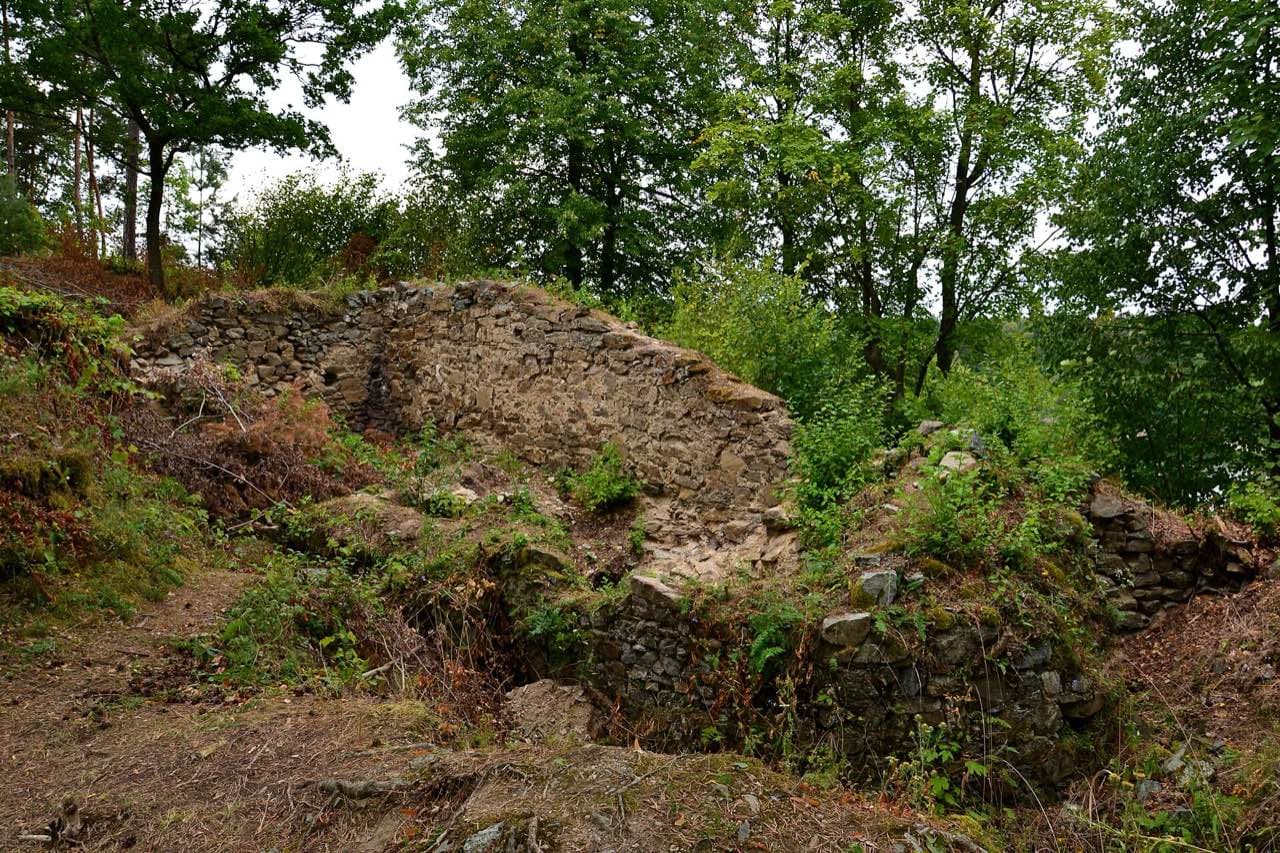 Zřícenina hradu Velešín
