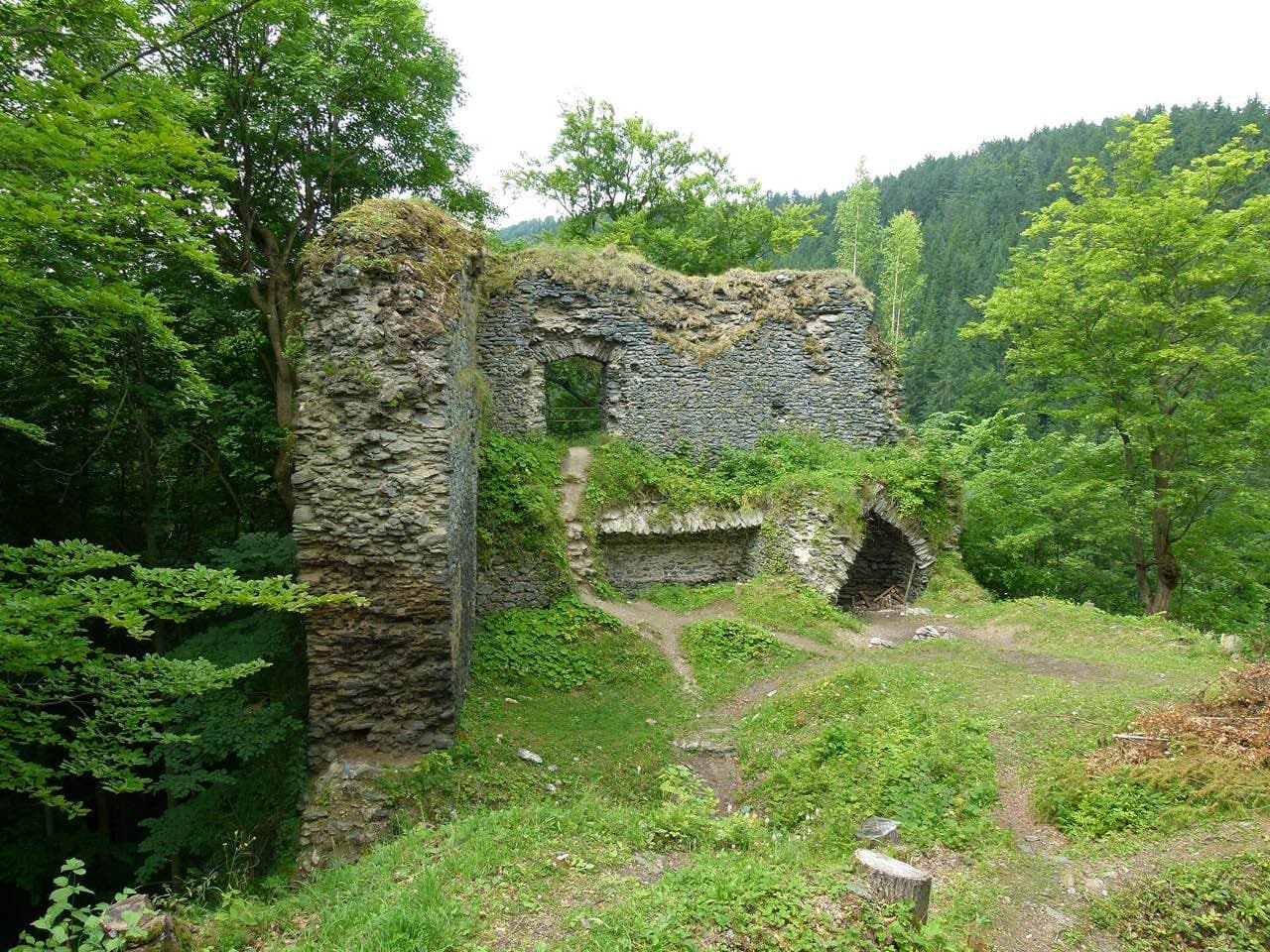 Zřícenina Návarov