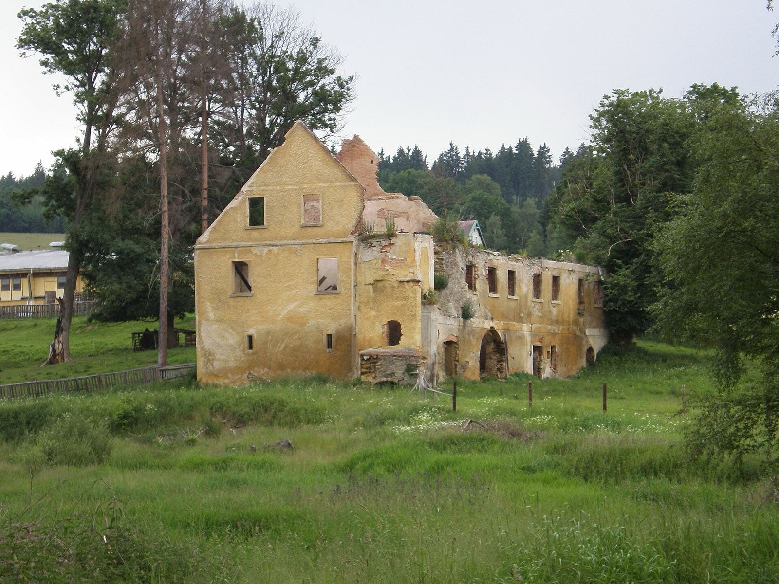 Zřícenina zámku Kopaniny