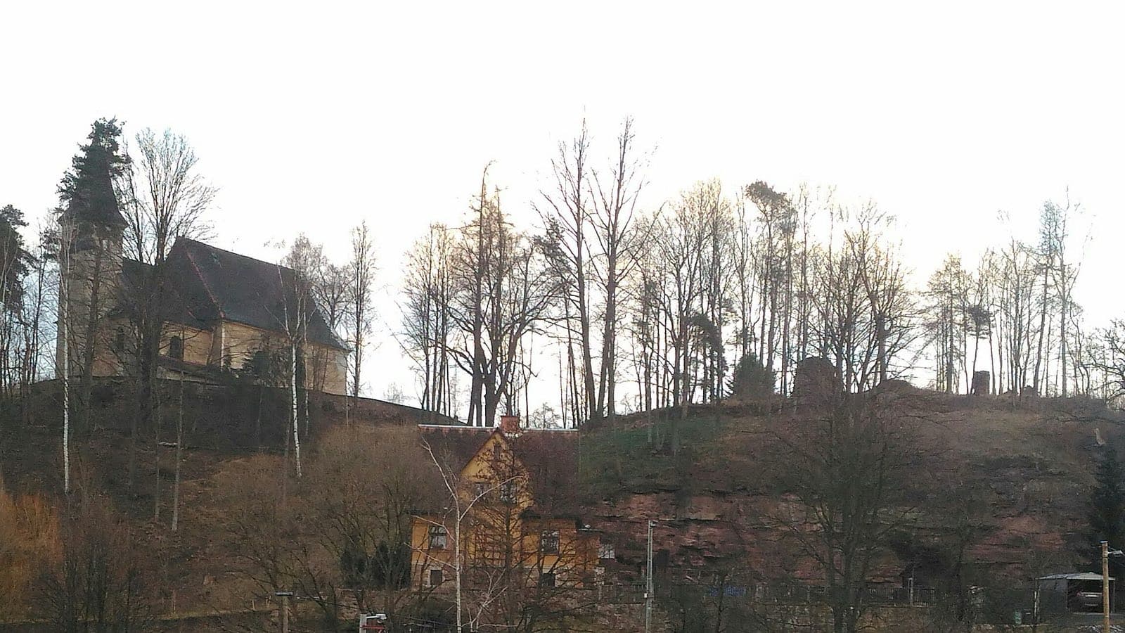 Zřícenina zámku Starý Rokytník